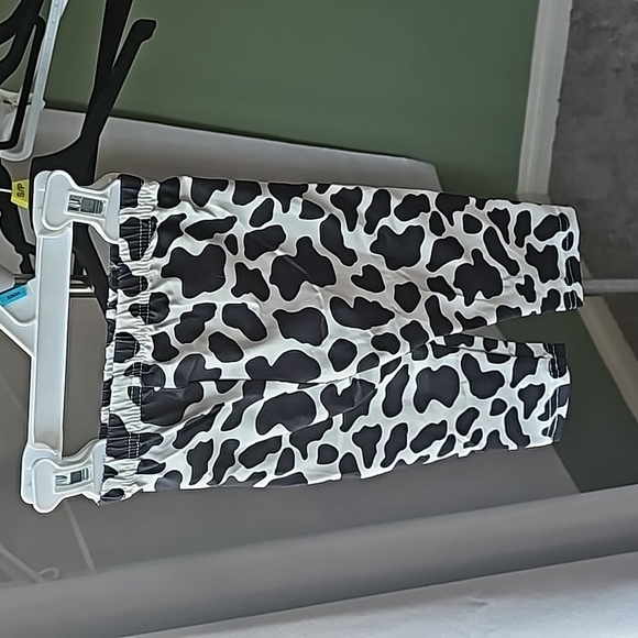 Matching Cow Print Set - Picture 3 of 5